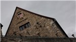35 Blick vom Tor zum Hotel