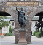 13 Porta Praetoria mit Kaiser Antoninus Pius